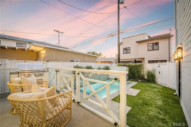 153 Granada Avenue, Long Beach, CA 90803