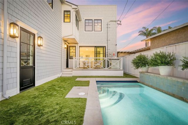 153 Granada Avenue, Long Beach, CA 90803