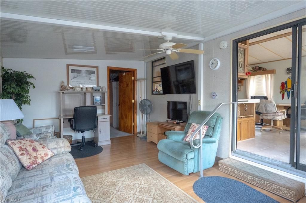 183 Caravan CIR, NORTH FORT MYERS, FL 33903 — photo 4