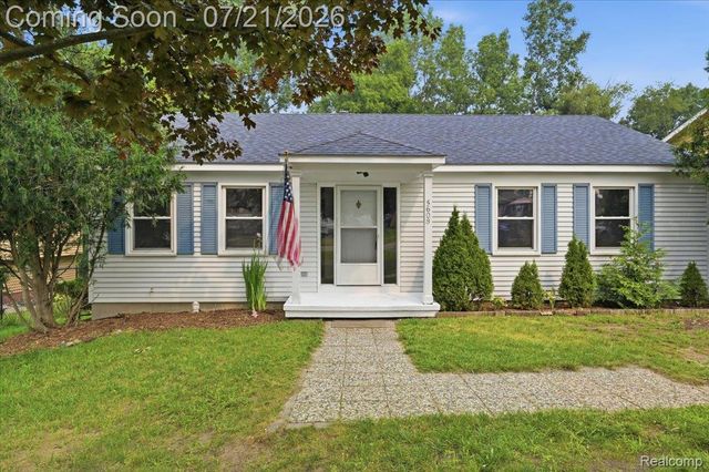 5608 Clinton River Drive, Waterford Charter Township, MI 48327