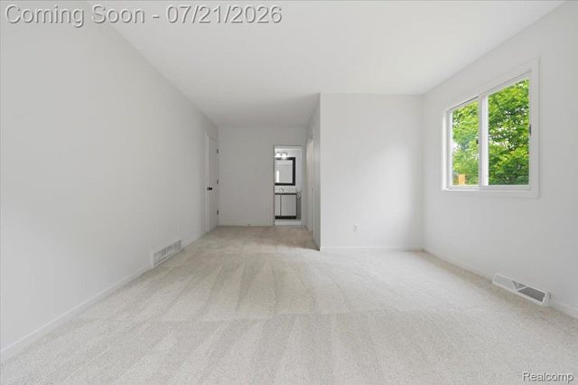 5608 Clinton River Drive, Waterford Charter Township, MI 48327
