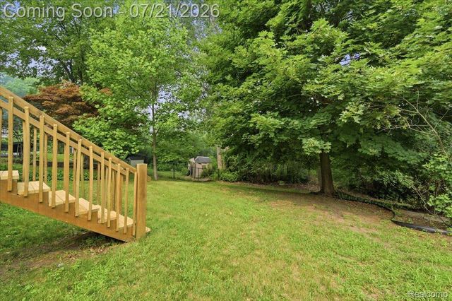 5608 Clinton River Drive, Waterford Charter Township, MI 48327