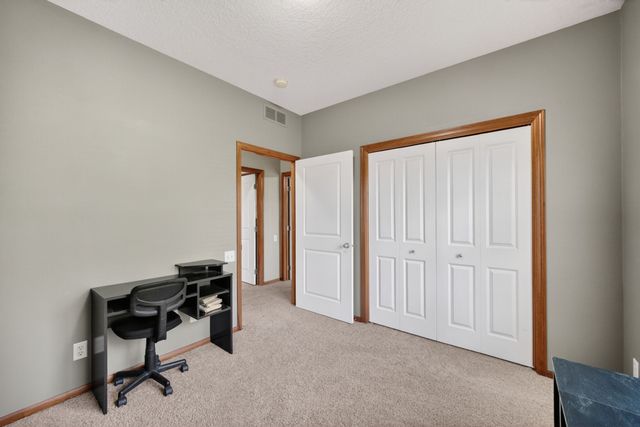 2702 NE Oak Drive 8, Ankeny, IA 50021