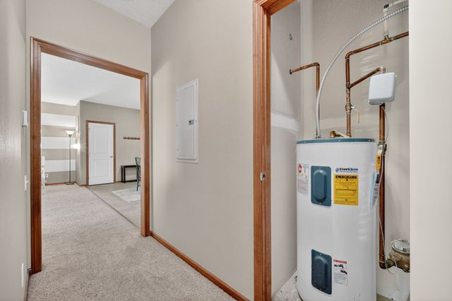 2702 NE Oak Drive 8, Ankeny, IA 50021