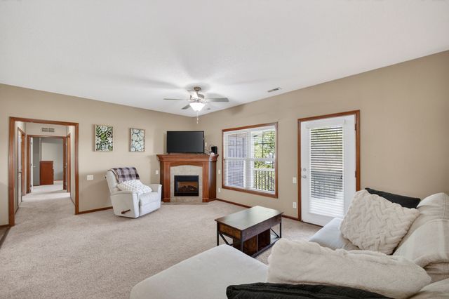 2702 NE Oak Drive 8, Ankeny, IA 50021