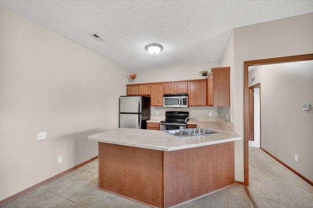 2702 NE Oak Drive 8, Ankeny, IA 50021