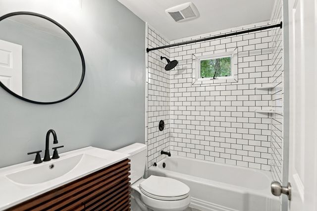 7 Earl Rd, Plymouth, MA 02360