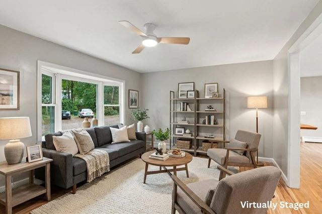 7 Earl Rd, Plymouth, MA 02360