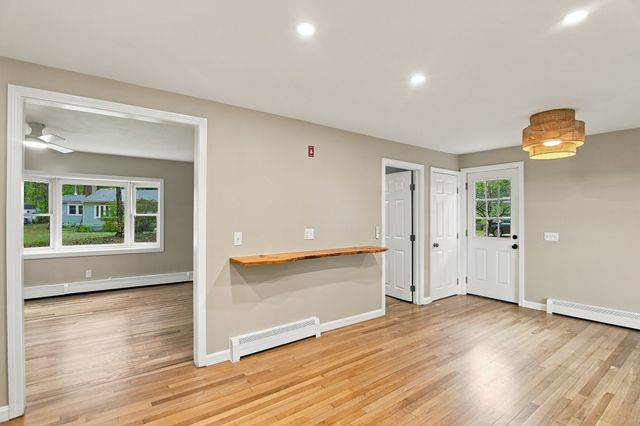 7 Earl Rd, Plymouth, MA 02360