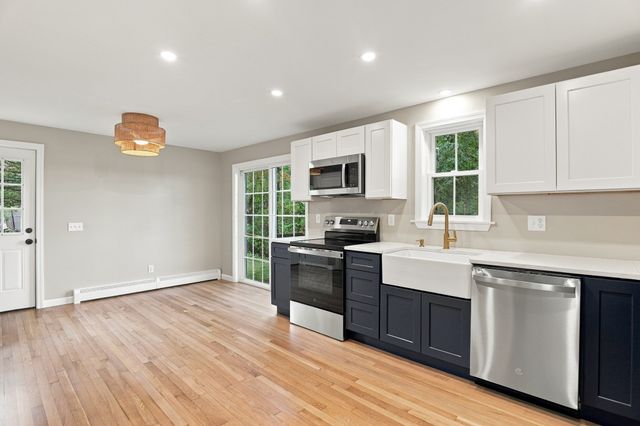 7 Earl Rd, Plymouth, MA 02360