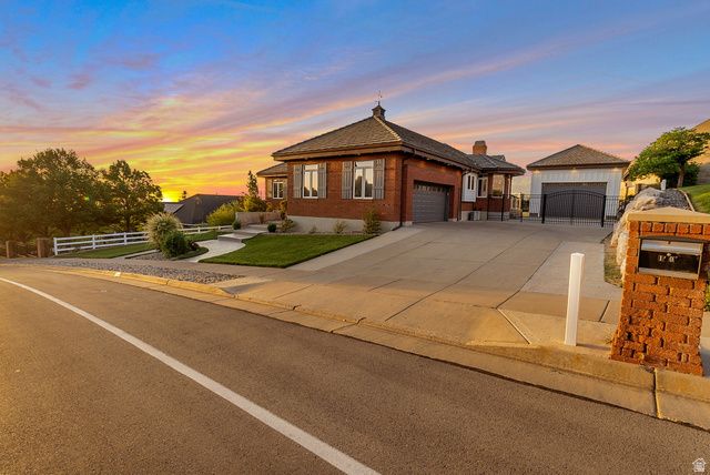 1007 E EAGLEWOOD DR, North Salt Lake, UT 84054