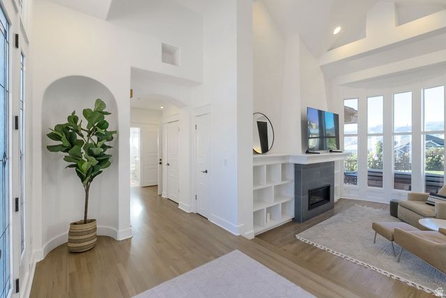 1007 E EAGLEWOOD DR, North Salt Lake, UT 84054