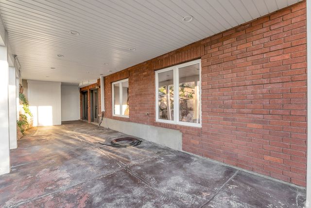 1007 E EAGLEWOOD DR, North Salt Lake, UT 84054