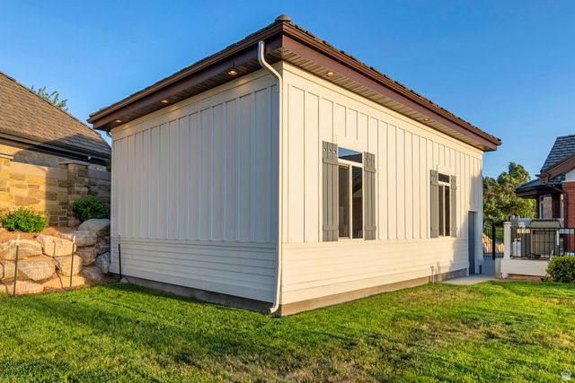 1007 E EAGLEWOOD DR, North Salt Lake, UT 84054