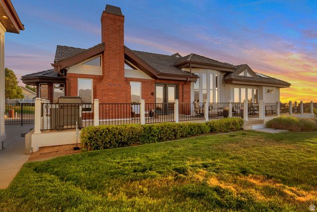1007 E EAGLEWOOD DR, North Salt Lake, UT 84054