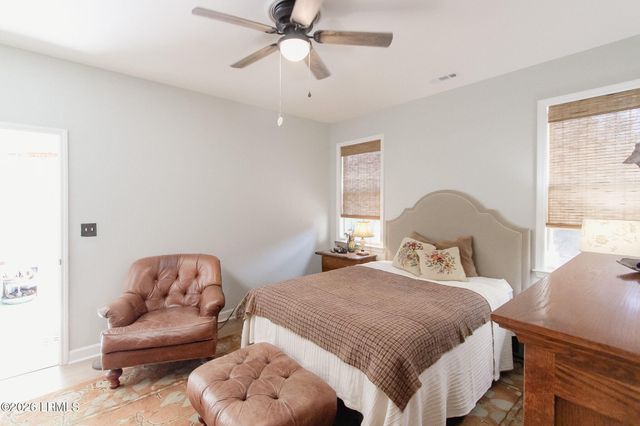 10 Mariners Court, Port Royal, SC 29935
