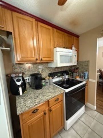 139 King Street 204, Franklin, MA 02038