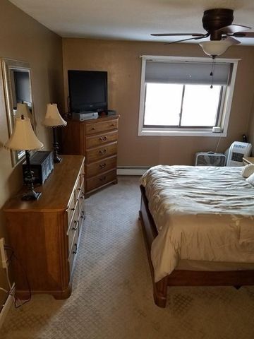 139 King Street 204, Franklin, MA 02038