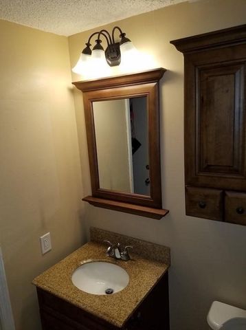 139 King Street 204, Franklin, MA 02038