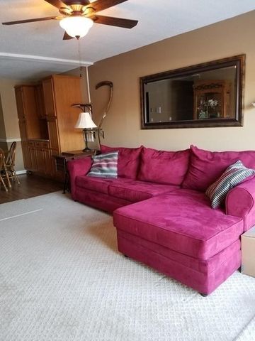 139 King Street 204, Franklin, MA 02038