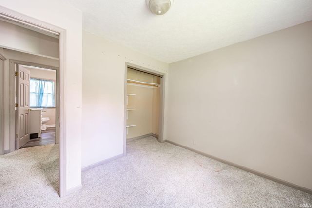 1609 S Irvington Drive, Yorktown, IN 47396