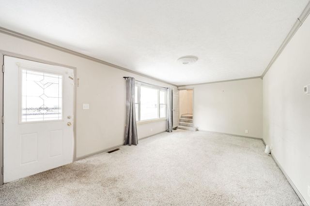 1609 S Irvington Drive, Yorktown, IN 47396