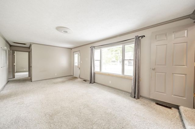 1609 S Irvington Drive, Yorktown, IN 47396
