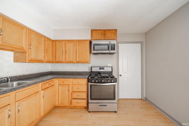 1609 S Irvington Drive, Yorktown, IN 47396