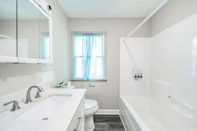 1609 S Irvington Drive, Yorktown, IN 47396