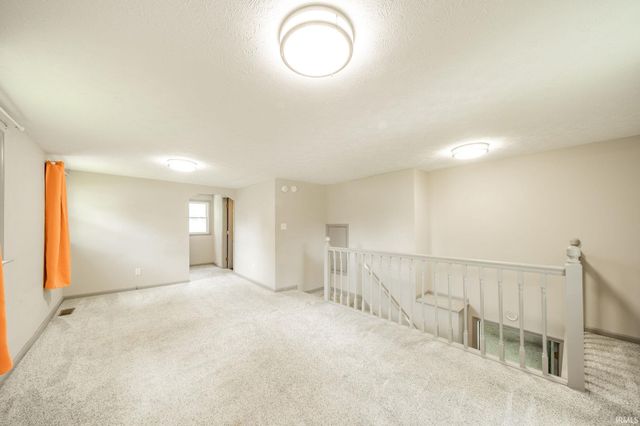 1609 S Irvington Drive, Yorktown, IN 47396