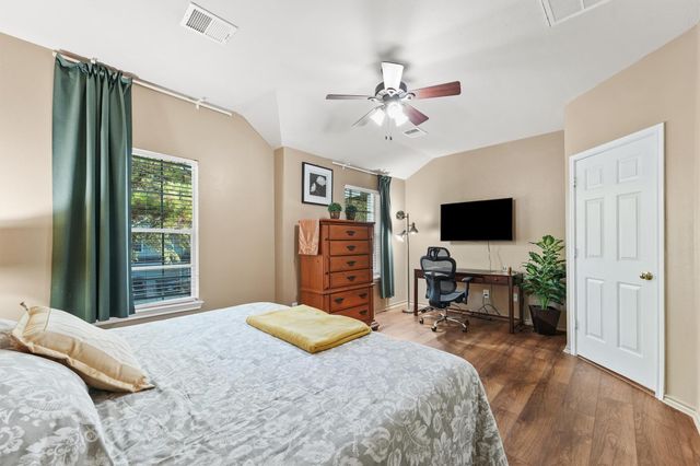 195 S Walden Elms Circle, The Woodlands, TX 77382