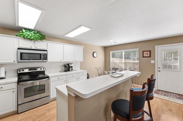 195 S Walden Elms Circle, The Woodlands, TX 77382