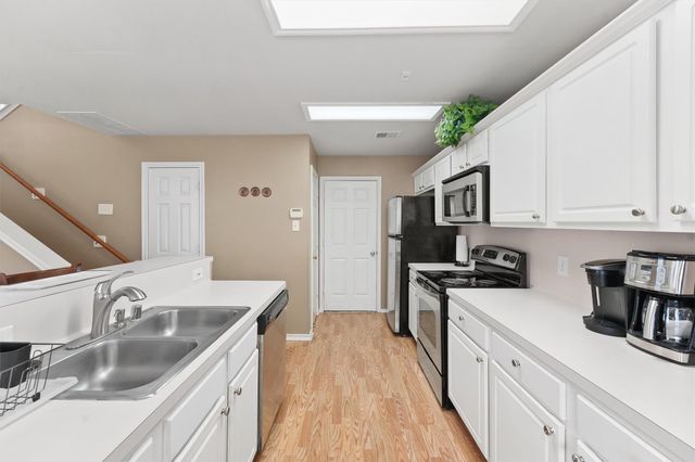 195 S Walden Elms Circle, The Woodlands, TX 77382