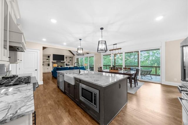 7560 Crestline Drive, Dawsonville, GA 30534