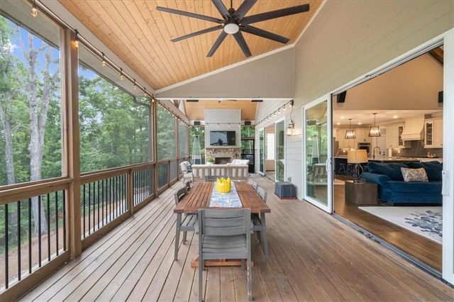 7560 Crestline Drive, Dawsonville, GA 30534
