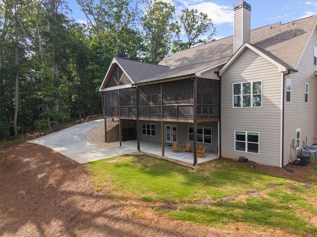 7560 Crestline Drive, Dawsonville, GA 30534