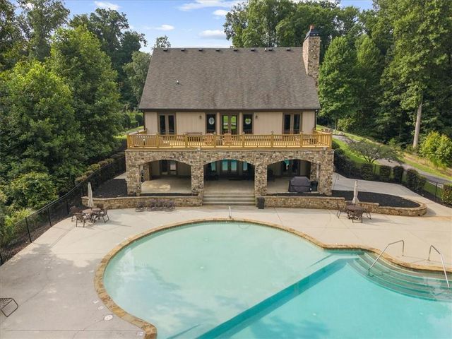 7560 Crestline Drive, Dawsonville, GA 30534