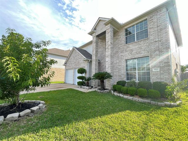 11023 Avery Trace Court, Houston, TX 77065