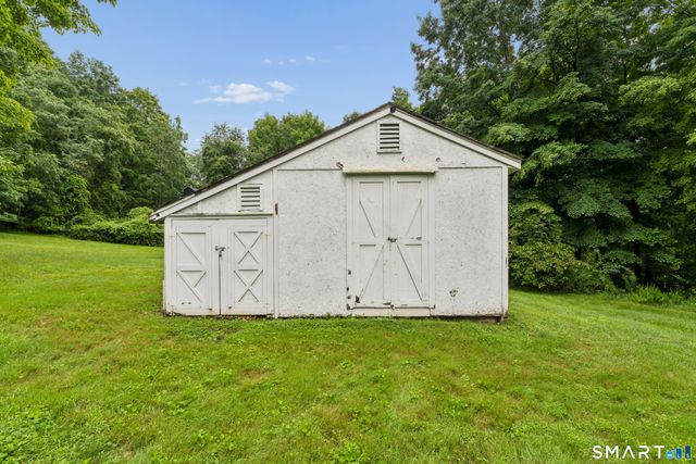 29 Poverty Hollow Road, Newtown, CT 06470