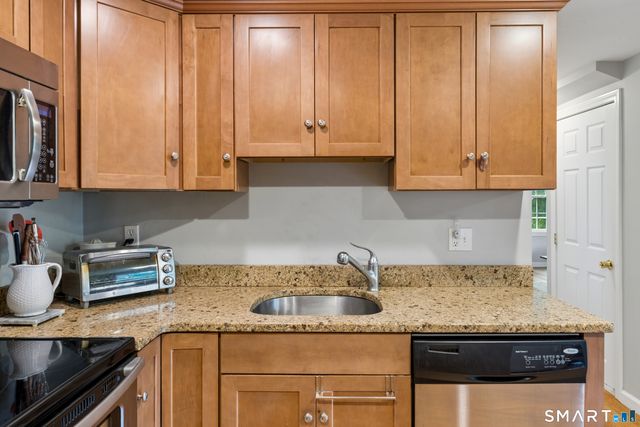 29 Poverty Hollow Road, Newtown, CT 06470