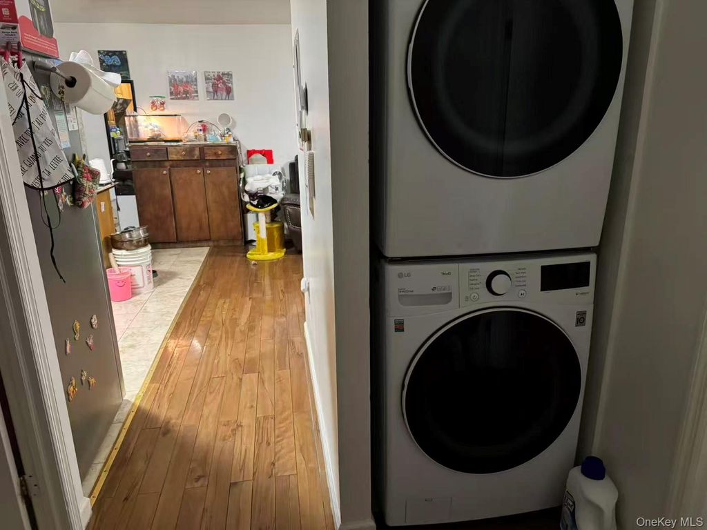 42-11 Parsons Boulevard 1B, Flushing, NY 11355 — photo 2