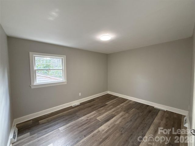 2745 Dogwood Avenue, Charlotte, NC 28206