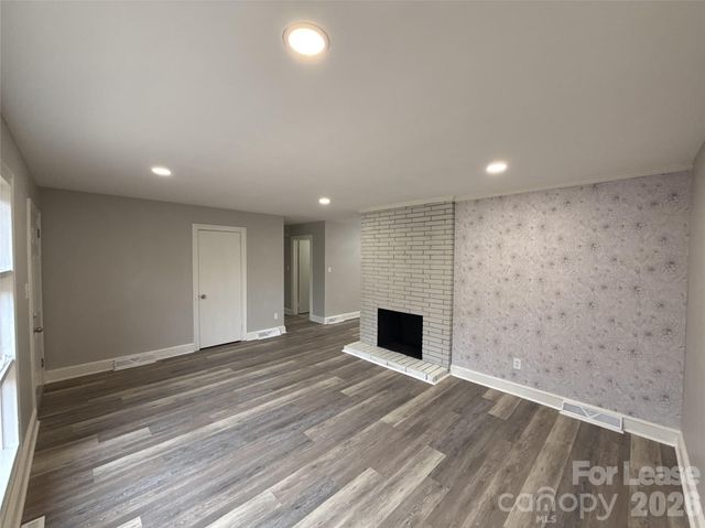 2745 Dogwood Avenue, Charlotte, NC 28206