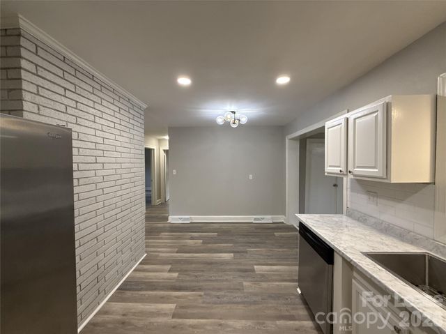 2745 Dogwood Avenue, Charlotte, NC 28206