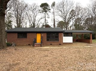 2745 Dogwood Avenue, Charlotte, NC 28206