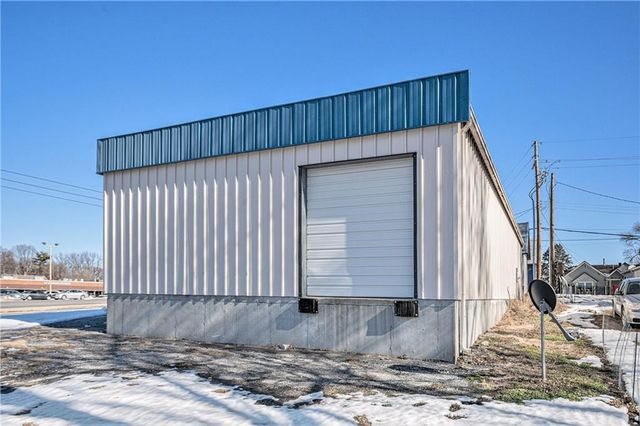 29 E Monroe (24 Hwy) Street, Buckner, MO 64016