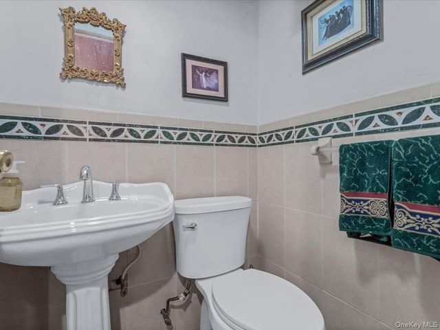 1083 Northgate Court, Uniondale, NY 11553