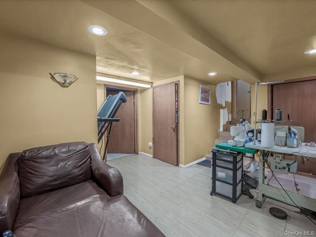 1083 Northgate Court, Uniondale, NY 11553