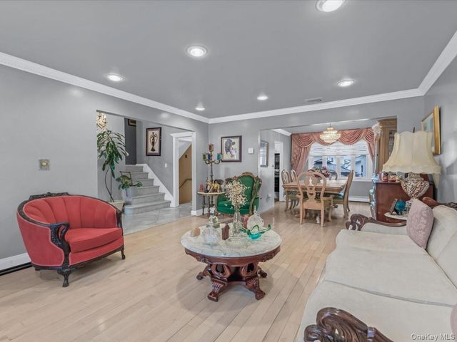 1083 Northgate Court, Uniondale, NY 11553