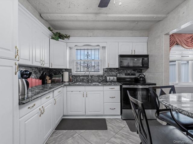 1083 Northgate Court, Uniondale, NY 11553